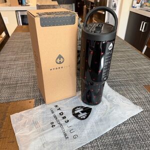 HydroJug 40oz Sport Queen of Hearts